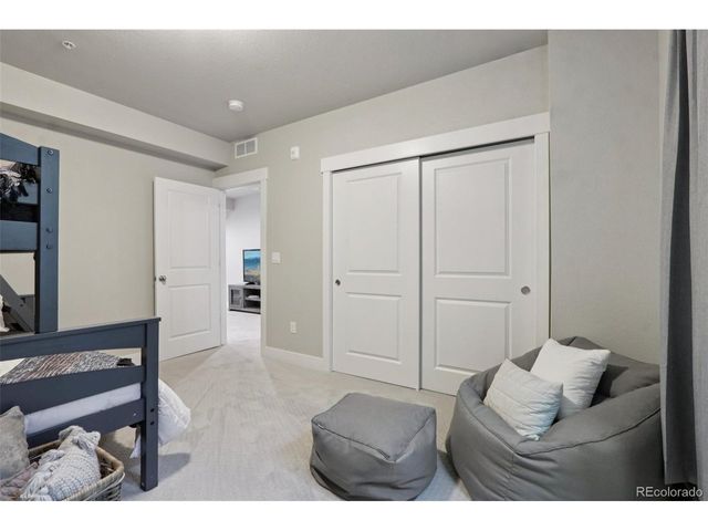 176 High Point Dr, Longmont, CO 80504