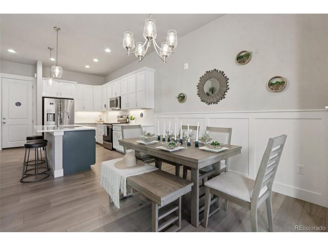 176 High Point Dr, Longmont, CO 80504