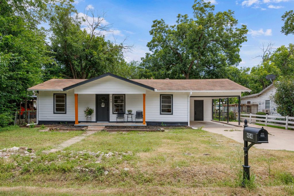 404 Hosack ST, Taylor, TX 76574