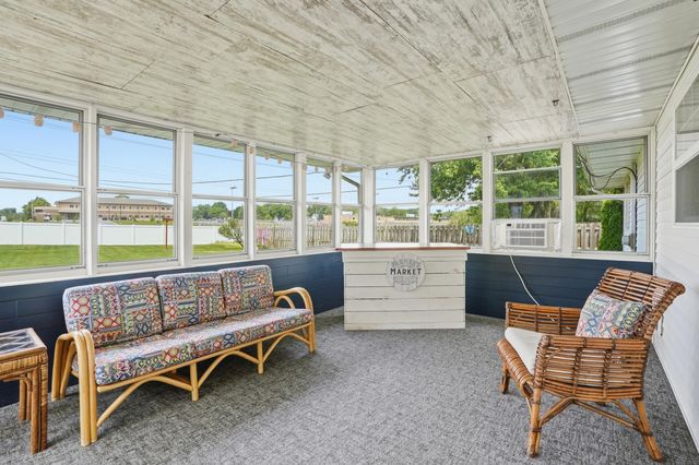 1015 Pettibone Street, Crown Point, IN 46307