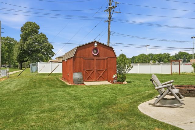 1015 Pettibone Street, Crown Point, IN 46307