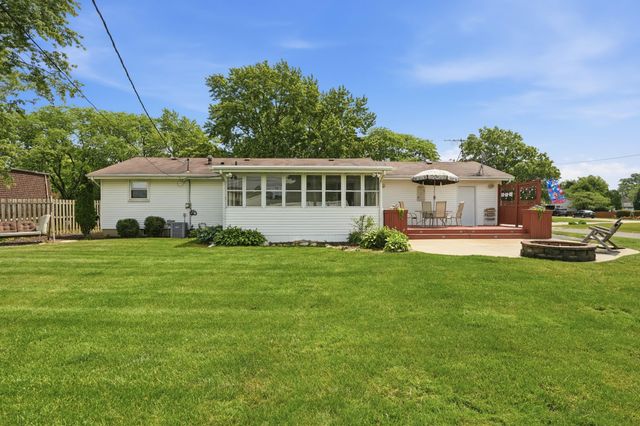 1015 Pettibone Street, Crown Point, IN 46307