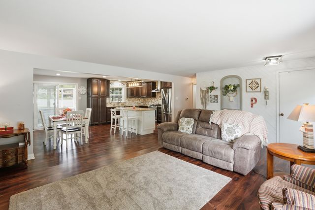1015 Pettibone Street, Crown Point, IN 46307