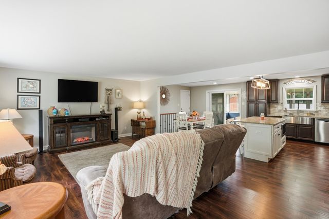 1015 Pettibone Street, Crown Point, IN 46307