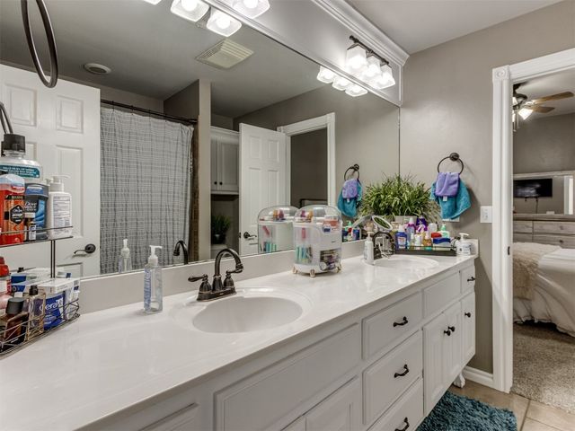 886 Silver Chase Drive, Choctaw, OK 73020