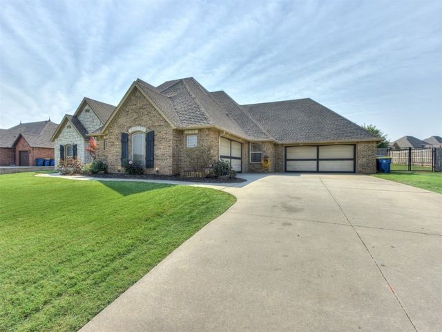 886 Silver Chase Drive, Choctaw, OK 73020