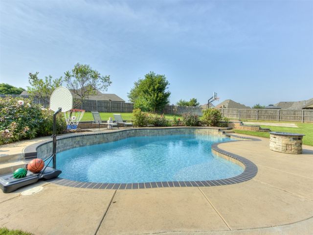 886 Silver Chase Drive, Choctaw, OK 73020