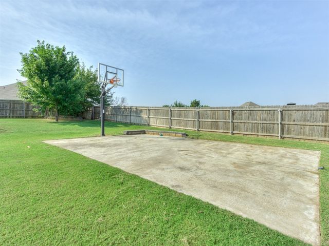 886 Silver Chase Drive, Choctaw, OK 73020