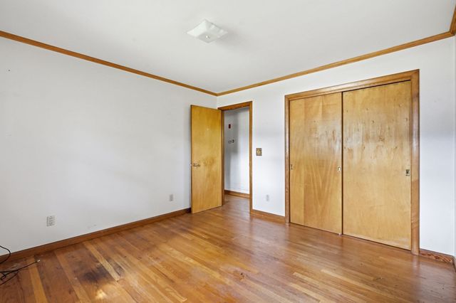 46 Spencer St, Agawam, MA 01001