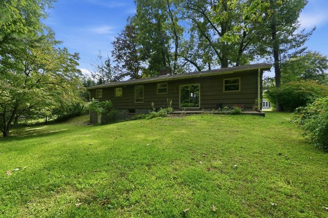 46 Spencer St, Agawam, MA 01001