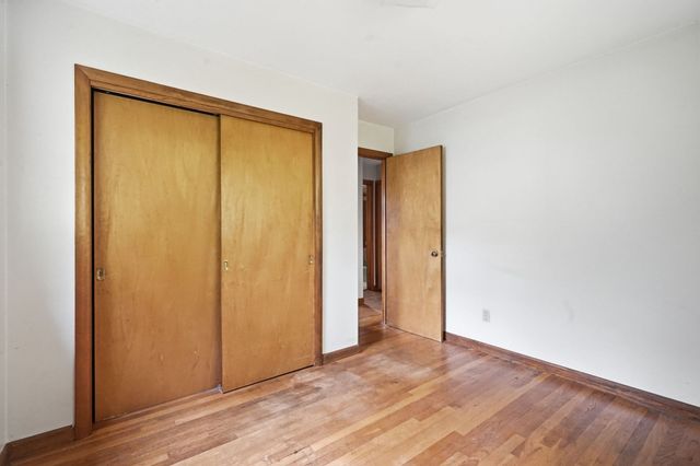 46 Spencer St, Agawam, MA 01001