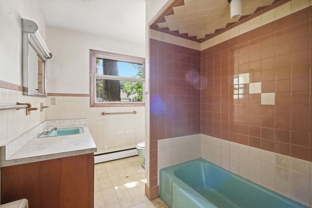 46 Spencer St, Agawam, MA 01001