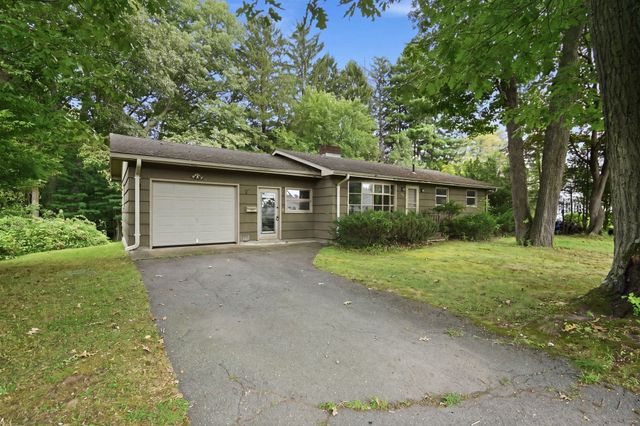 46 Spencer St, Agawam, MA 01001