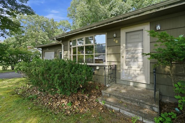 46 Spencer St, Agawam, MA 01001