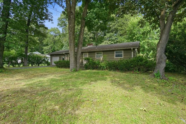 46 Spencer St, Agawam, MA 01001