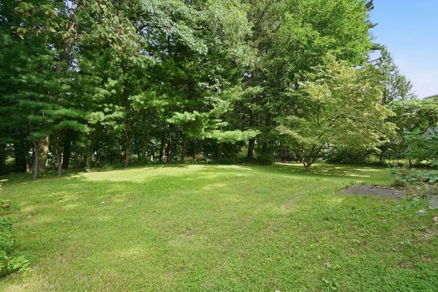 46 Spencer St, Agawam, MA 01001