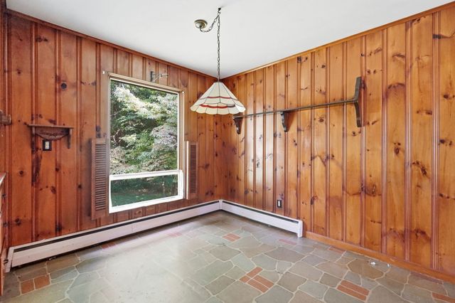 46 Spencer St, Agawam, MA 01001