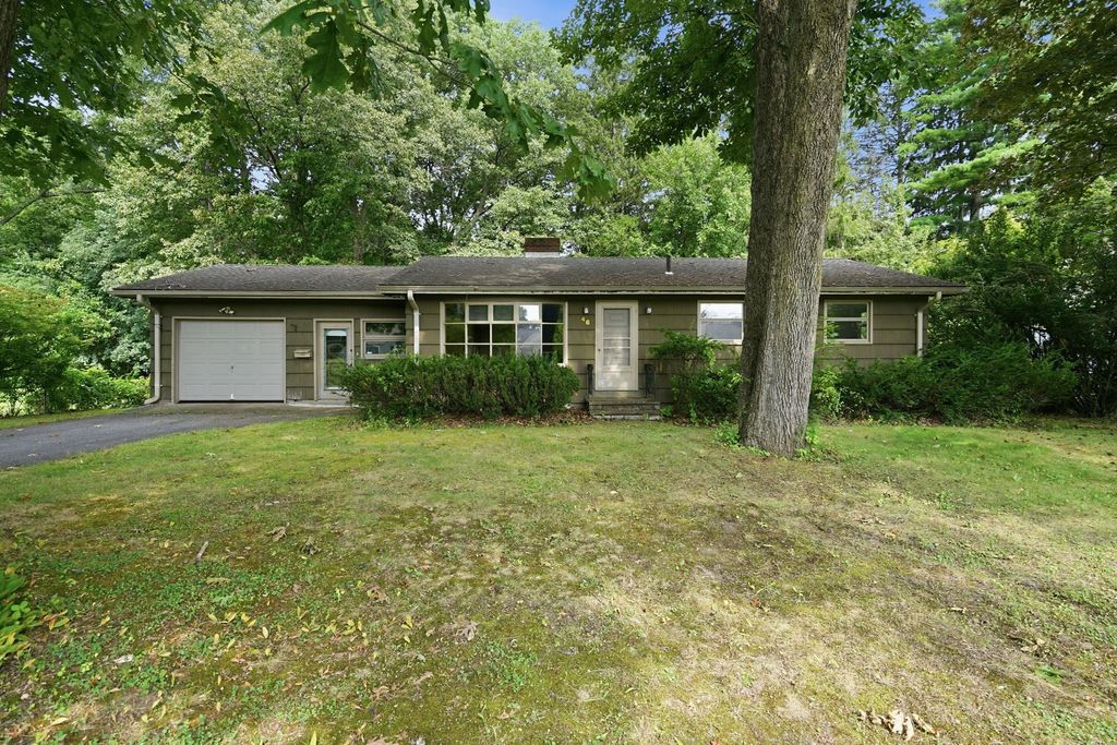 46 Spencer St, Agawam, MA 01001