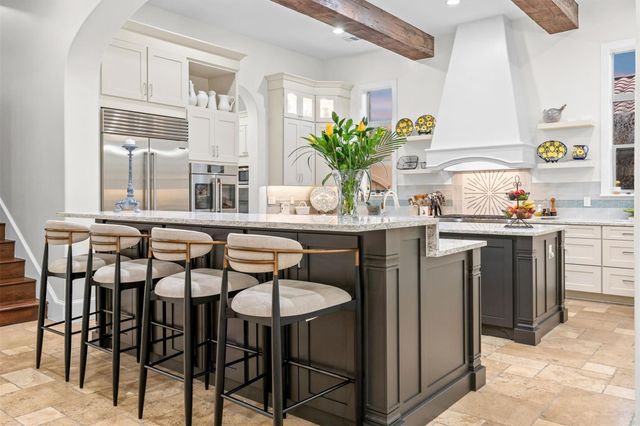 108 Golden Bear CV, Austin, TX 78738