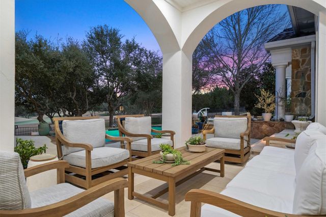 108 Golden Bear CV, Austin, TX 78738