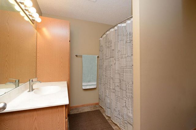 5265 50th Avenue S, Fargo, ND 58104