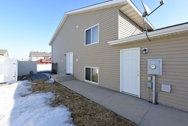 5265 50th Avenue S, Fargo, ND 58104