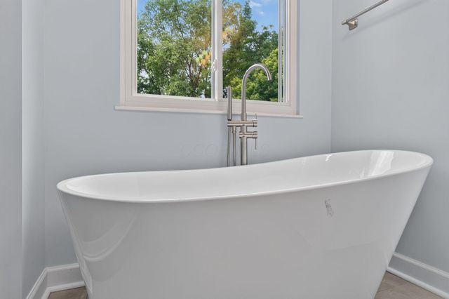 512 Barden Court, Columbus, OH 43230