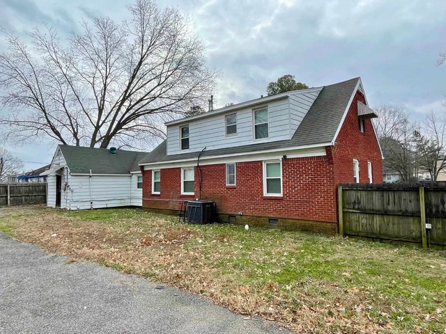 984 E RAINES RD, Memphis, TN 38116