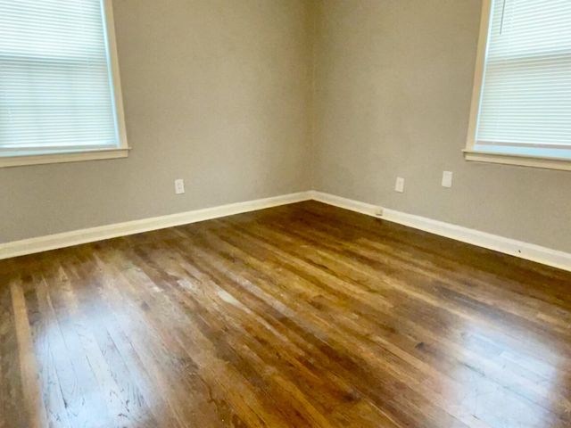 984 E RAINES RD, Memphis, TN 38116