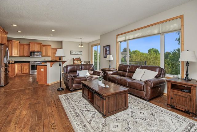 6111 106th Avenue N, Brooklyn Park, MN 55443