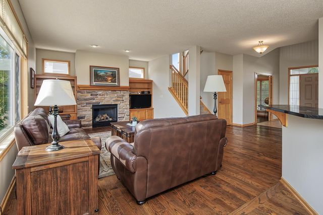 6111 106th Avenue N, Brooklyn Park, MN 55443