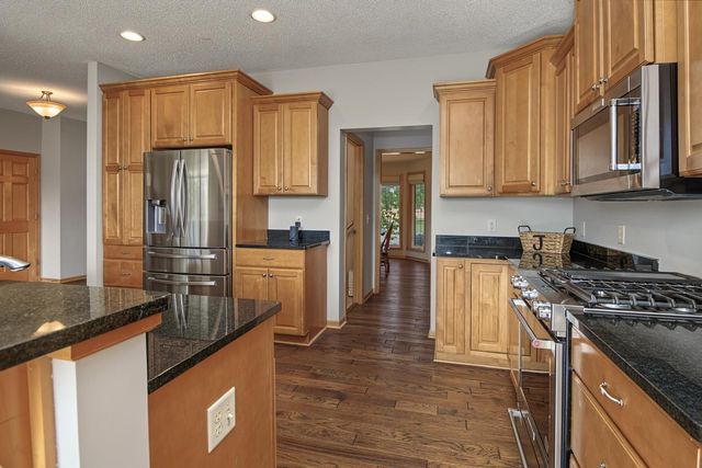 6111 106th Avenue N, Brooklyn Park, MN 55443
