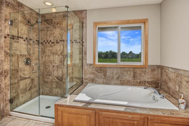 6111 106th Avenue N, Brooklyn Park, MN 55443