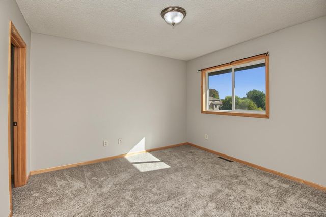 6111 106th Avenue N, Brooklyn Park, MN 55443