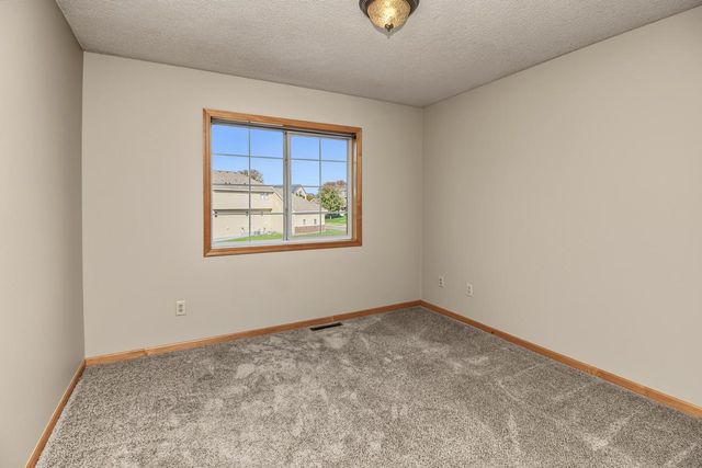 6111 106th Avenue N, Brooklyn Park, MN 55443