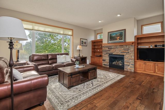 6111 106th Avenue N, Brooklyn Park, MN 55443
