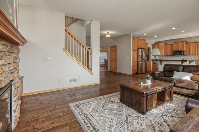6111 106th Avenue N, Brooklyn Park, MN 55443