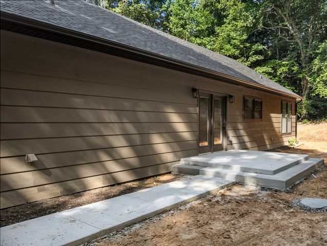 875 Little Leatherwood Rd, Vanleer, TN 37181