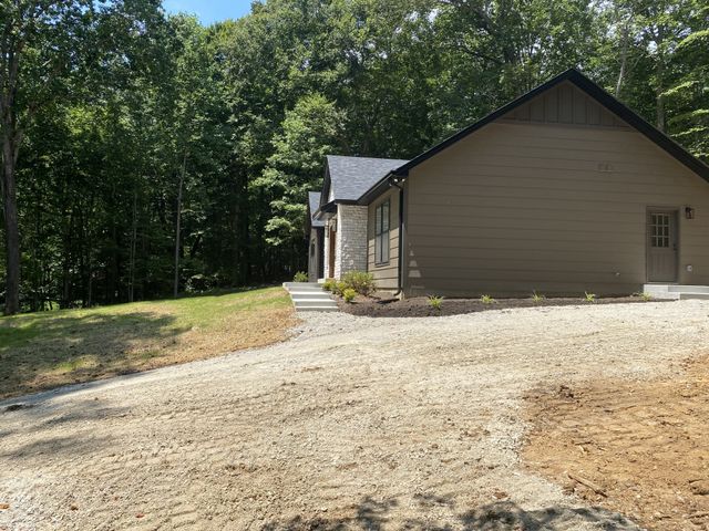 875 Little Leatherwood Rd, Vanleer, TN 37181