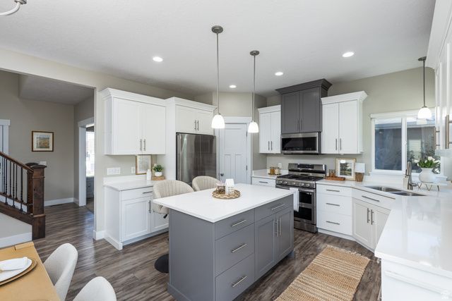 1683 W PACKSADDLE CIR, Bluffdale, UT 84065