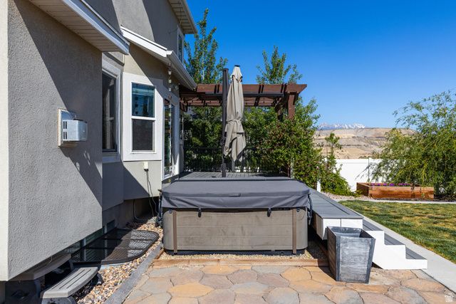 1683 W PACKSADDLE CIR, Bluffdale, UT 84065