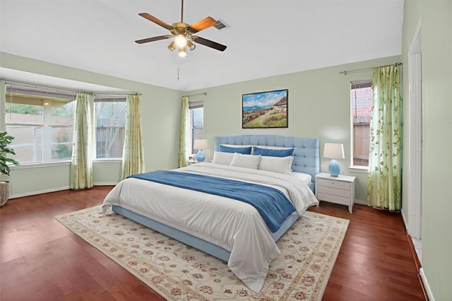 12530 Meadowglen Drive, Meadows Place, TX 77477