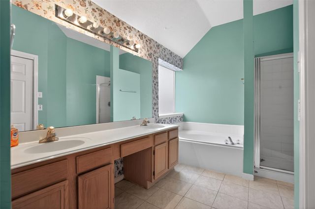 12530 Meadowglen Drive, Meadows Place, TX 77477