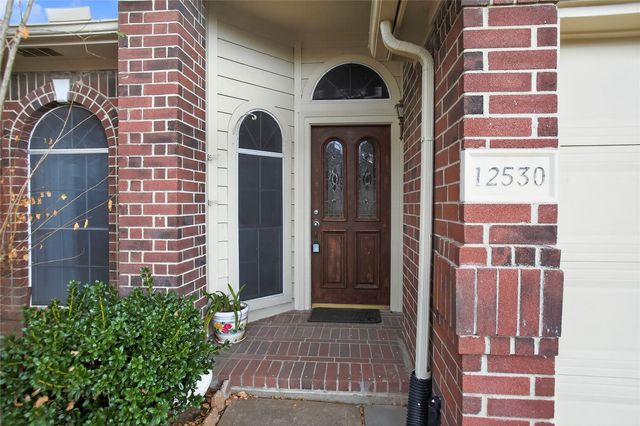12530 Meadowglen Drive, Meadows Place, TX 77477