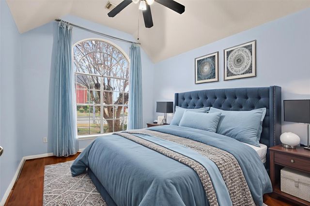 12530 Meadowglen Drive, Meadows Place, TX 77477