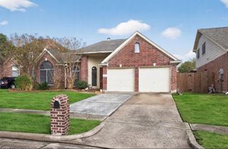 12530 Meadowglen Drive, Meadows Place, TX 77477