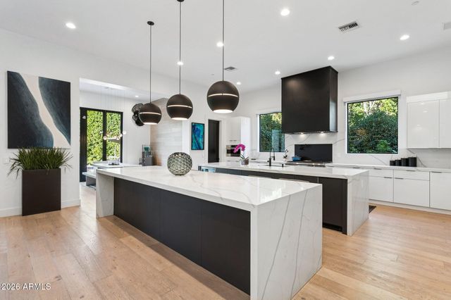 7542 E SUNDOWN Court, Scottsdale, AZ 85250