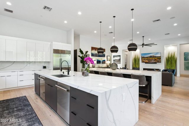 7542 E SUNDOWN Court, Scottsdale, AZ 85250