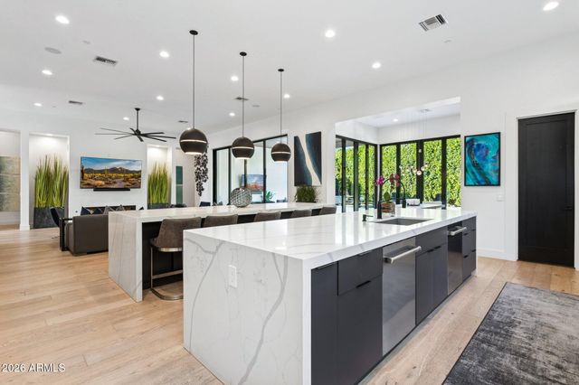 7542 E SUNDOWN Court, Scottsdale, AZ 85250