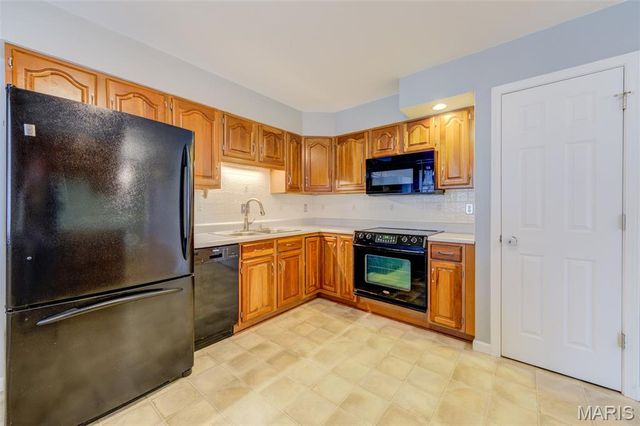 524 Rebecca Drive, St Charles, MO 63301